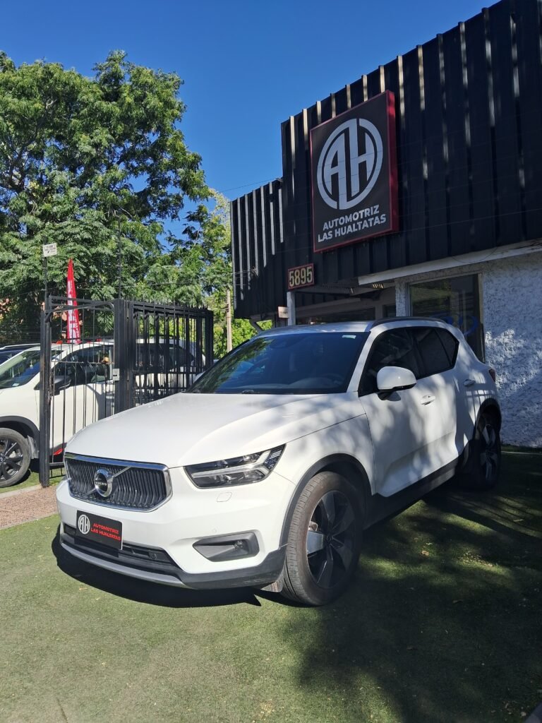 2019 Volvo Xc40 2.0 D4 Momentum Auto 4WD