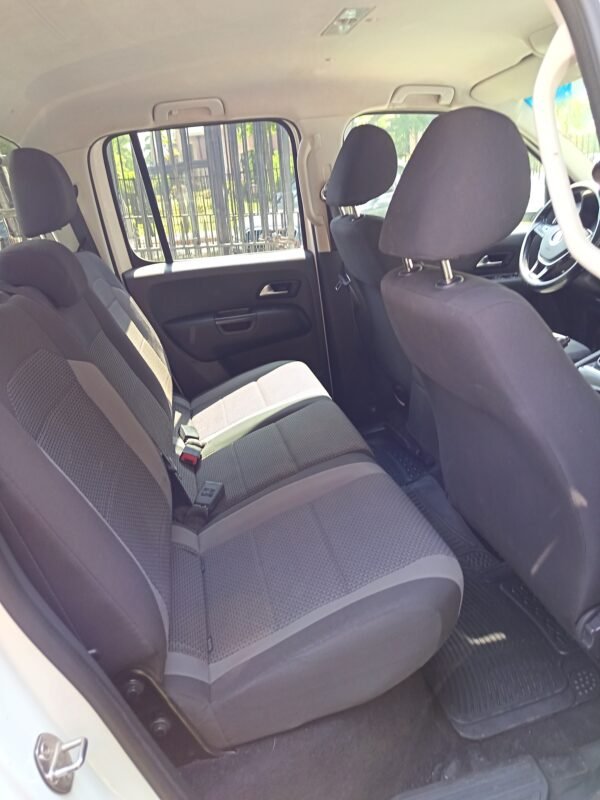 Volkswagen Amarok — foto 21 de 40