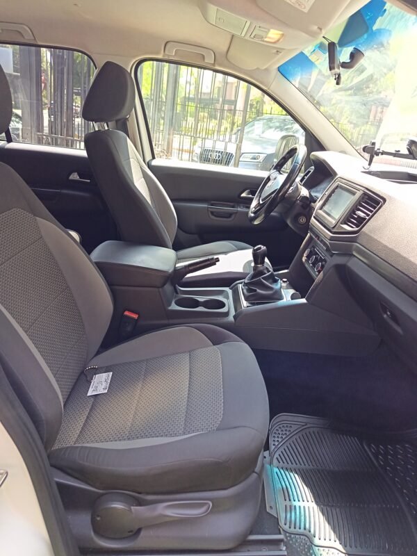 Volkswagen Amarok — foto 23 de 40